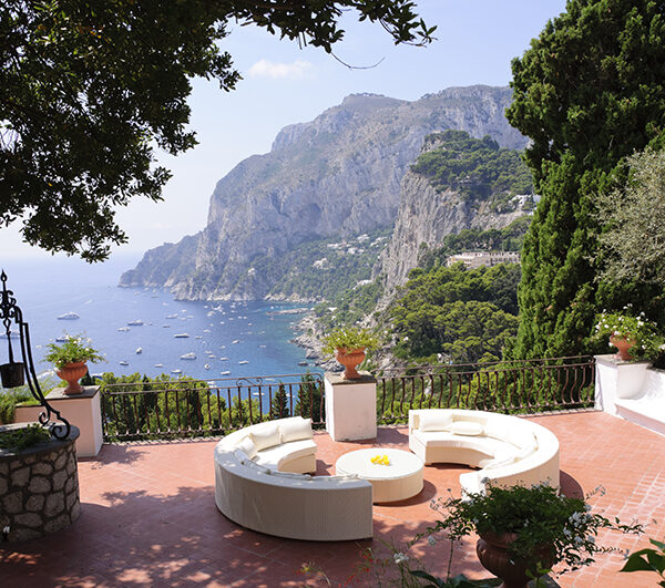 терраса у моря