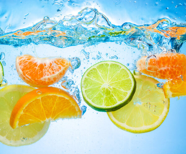 Цитрусы в воде