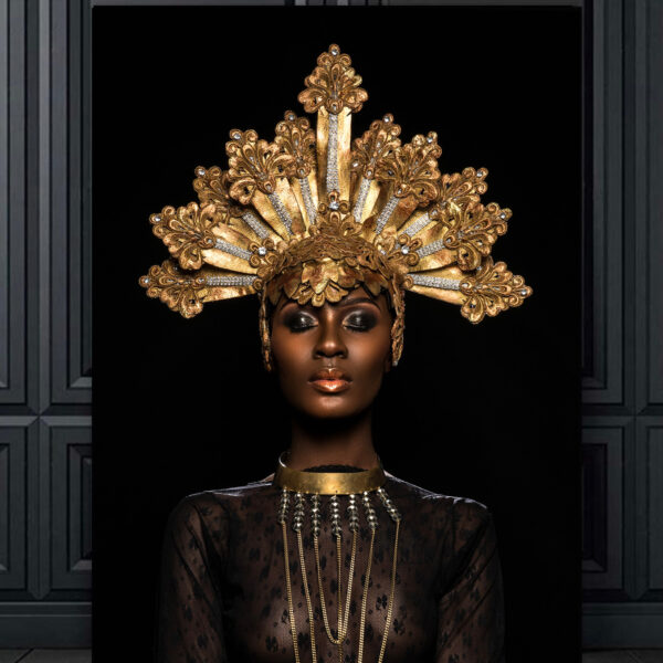 Модульная картина девушка в золотой короне