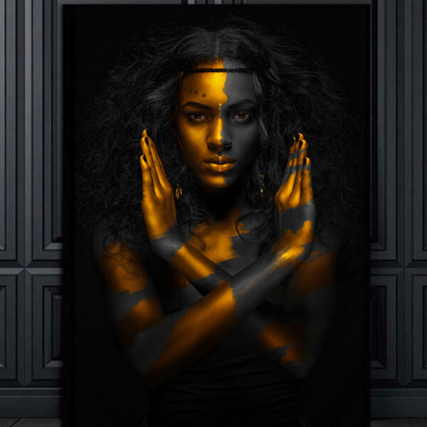 Модульная картина африканская золотая девушка