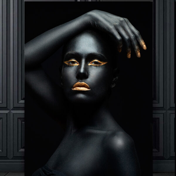 Модульная картина грустная девушка