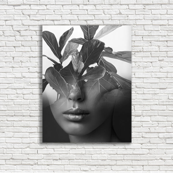 Модульная картина экспозиция девушка с листочками